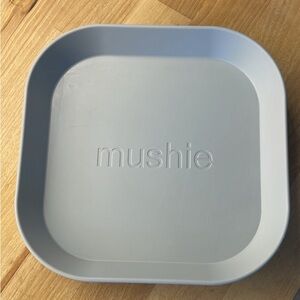 Mushie plates grey (4)